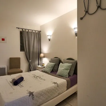 Casa 78 Trivalle - Cite 500m, Parking Public Gratuit 200m, Wifi, Menage Inclus - Free Public Car Park 200m Carcassonne